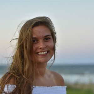 Meet your Posher, Chloe